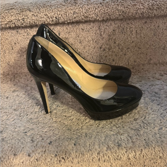 You can  ever go wrong with Jimmy Choo!  These high heels are comfy! - Picture 5 of 5